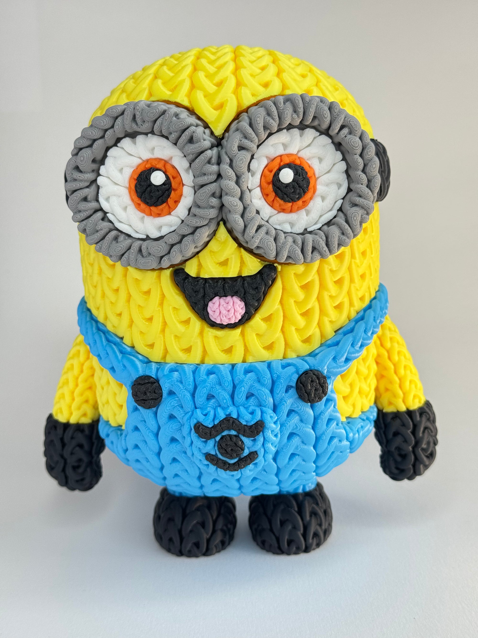 Міньйон у в’язаному стилі