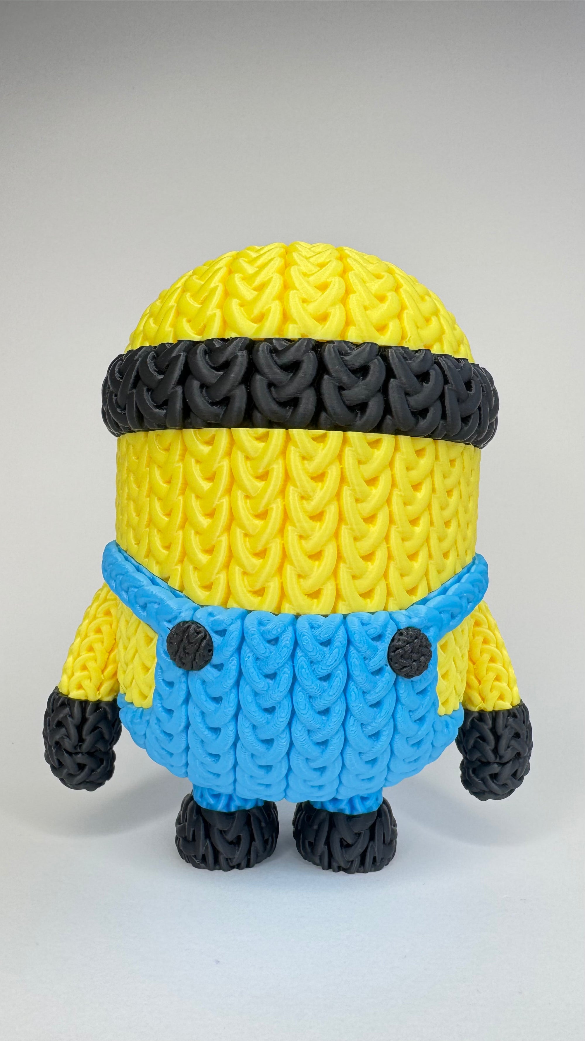 Міньйон у в’язаному стилі